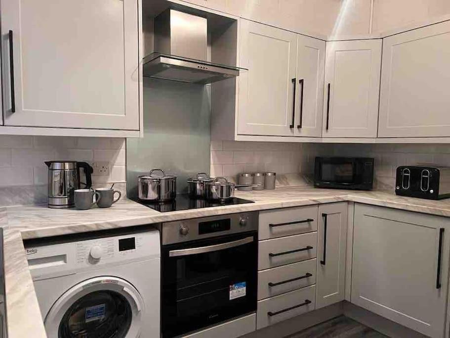 Anfield Home Sleeps 5 Close To Lfc Free Parking ลิเวอร์พูล ภายนอก รูปภาพ