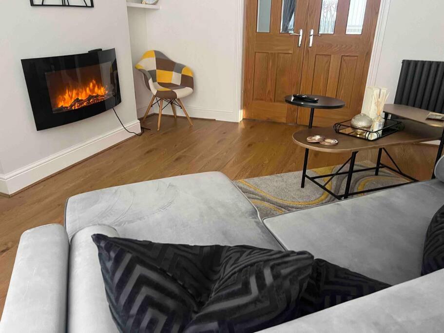 Anfield Home Sleeps 5 Close To Lfc Free Parking ลิเวอร์พูล ภายนอก รูปภาพ