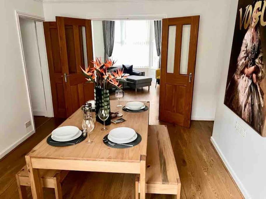 Anfield Home Sleeps 5 Close To Lfc Free Parking ลิเวอร์พูล ภายนอก รูปภาพ