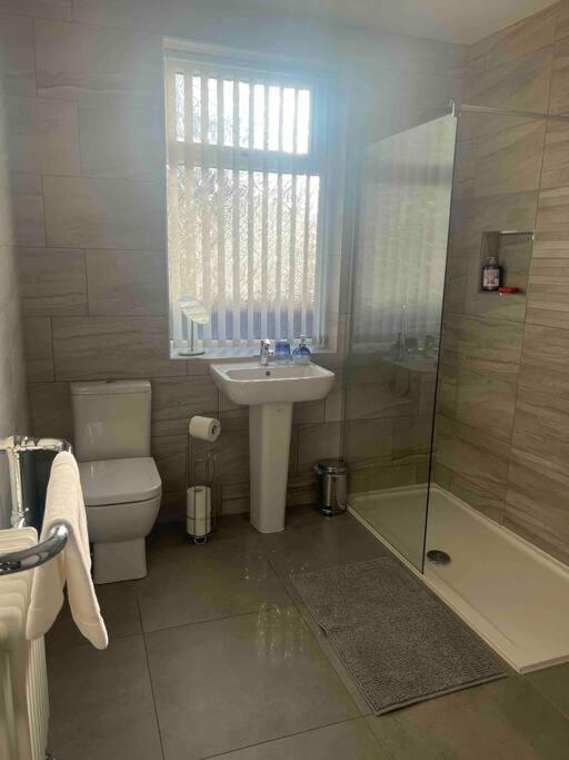Anfield Home Sleeps 5 Close To Lfc Free Parking ลิเวอร์พูล ภายนอก รูปภาพ