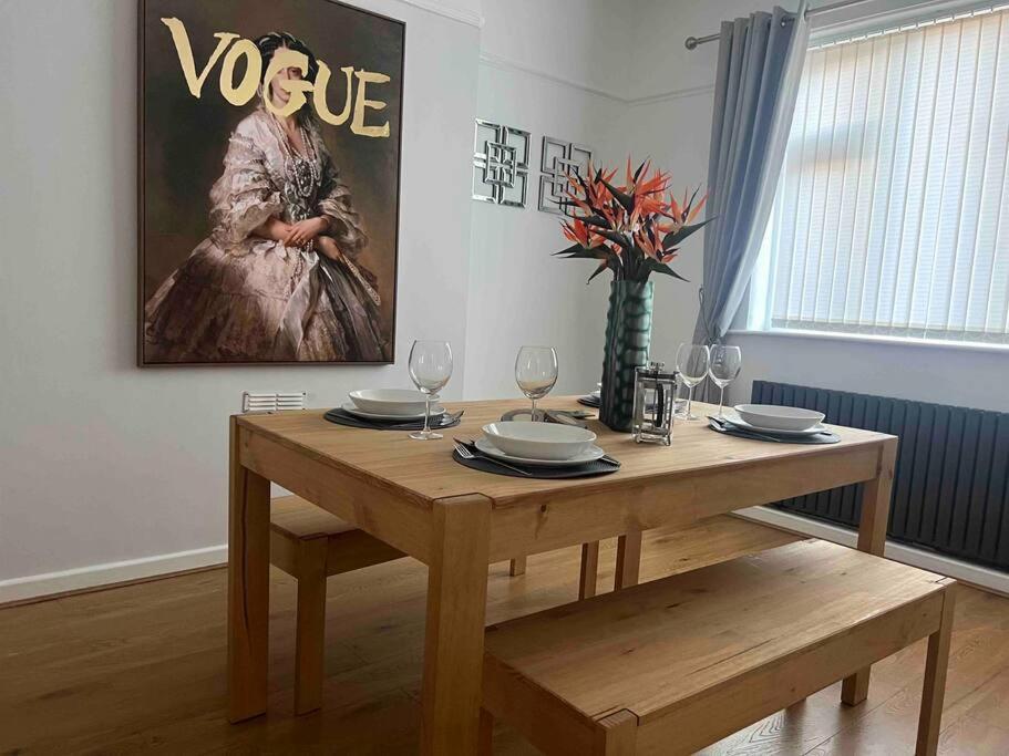 Anfield Home Sleeps 5 Close To Lfc Free Parking ลิเวอร์พูล ภายนอก รูปภาพ