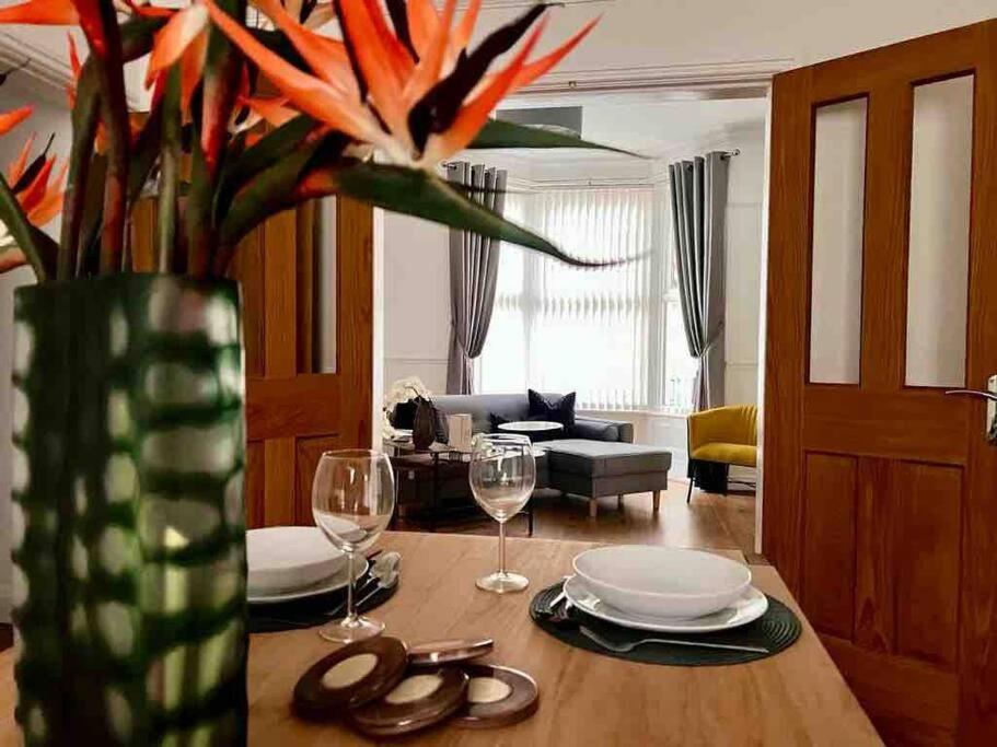 Anfield Home Sleeps 5 Close To Lfc Free Parking ลิเวอร์พูล ภายนอก รูปภาพ